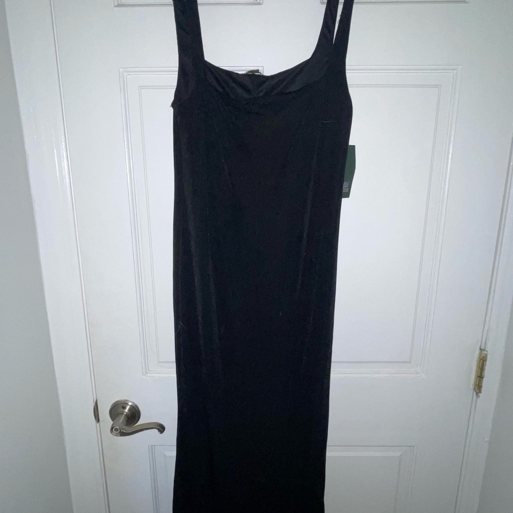 Elegant Black Sleeveless Dress